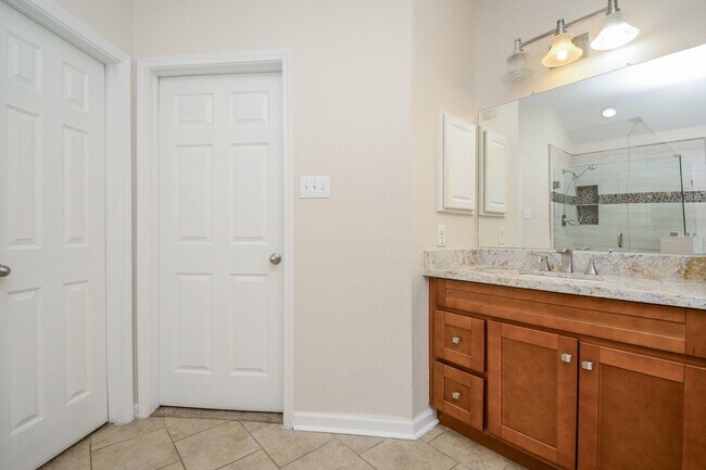 Building Photo - 3848 Armand Dr