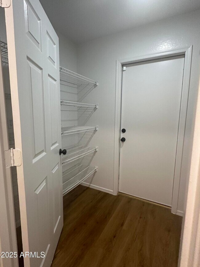 Building Photo - 25211 W Lamont Ave