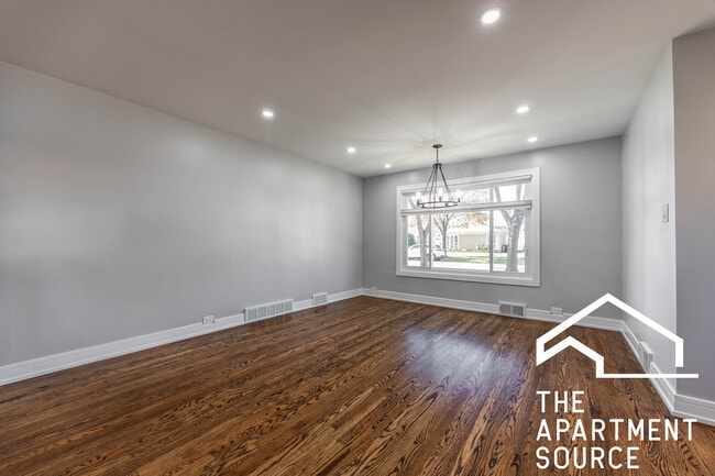 Building Photo - 7225 E Prairie Rd