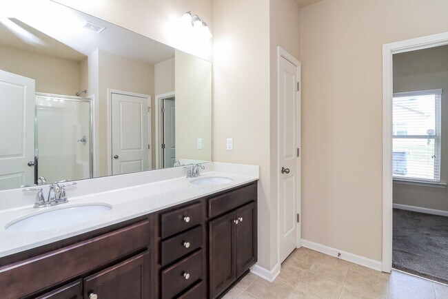 Building Photo - 2950 E Captiva Dr