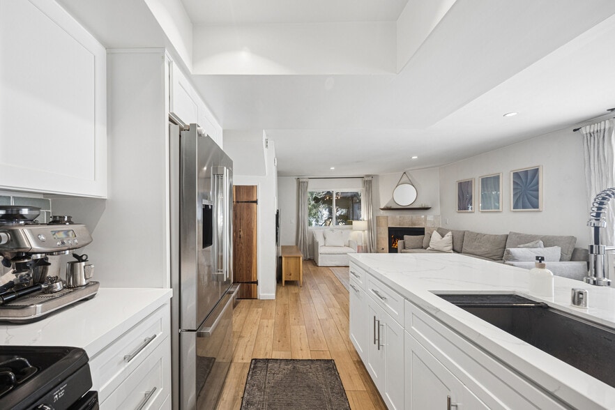 Building Photo - 11734 Avon Way