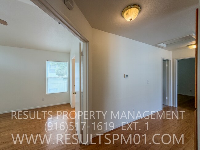Building Photo - Great Elk Grove 2 Bedroom plus Loft Home