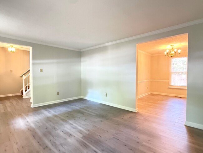 Building Photo - 4 Bedroom Single Family Home in Cary - No HOA