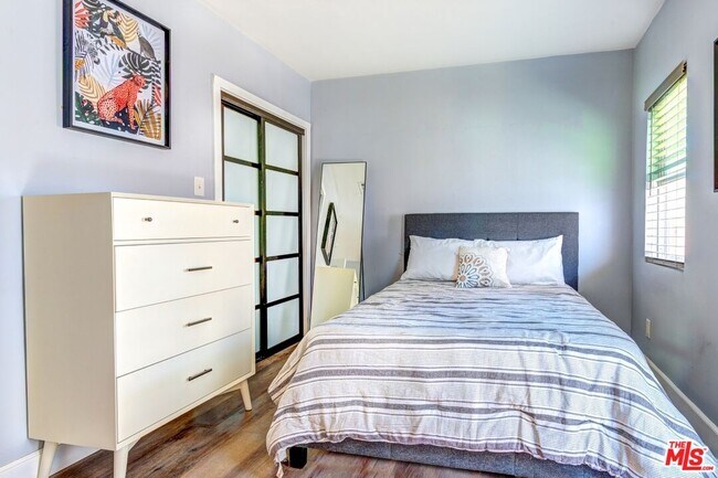 Building Photo - 9001 S 5th Ave