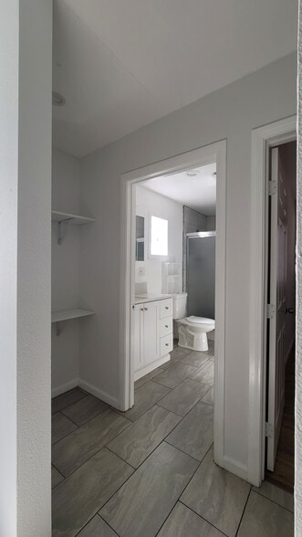 Hallway - 15950 Devonshire St