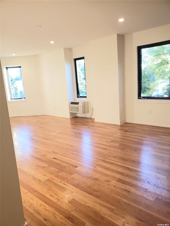 Building Photo - 1 Herbert Ave