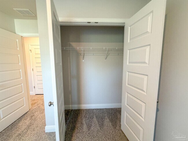 Building Photo - 710-E Giese Ln