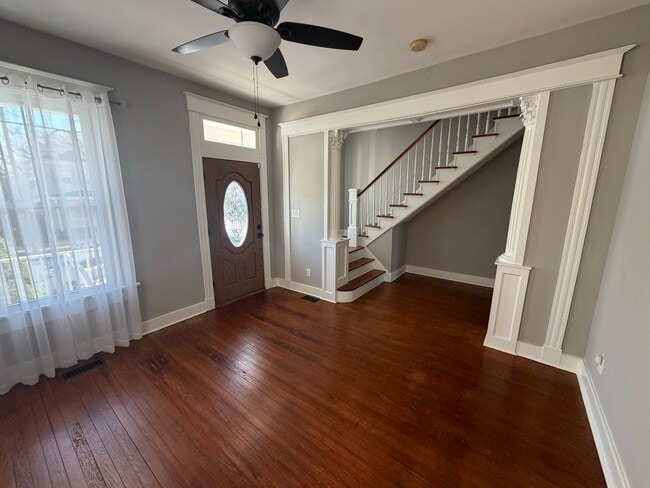 Building Photo - Beautifully Renovated Swansboro Home