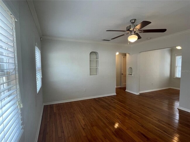 Building Photo - 303 S Audubon Ave