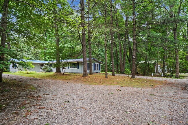 Building Photo - Peaceful Country Living | Spacious 3-Bed, 2-Bath Duplex $1550/month