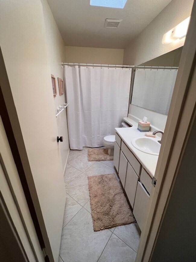 Building Photo - 25246 S Glenburn Dr