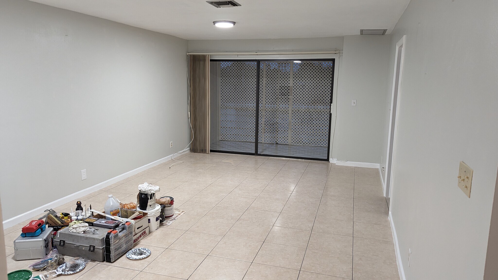 Living/Dining - 3777 NW 78th Ave
