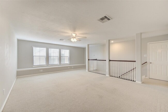 Building Photo - 11623 Royal Oaks Crossing