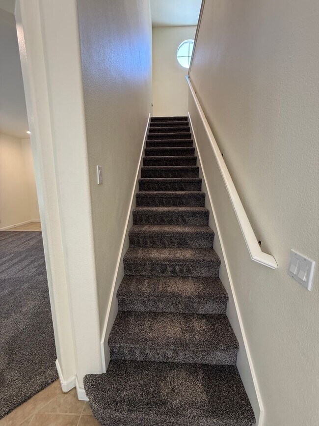 Building Photo - Three Bedroom/ 3 Bathroom Home for Rent in Rincon Valley!!!