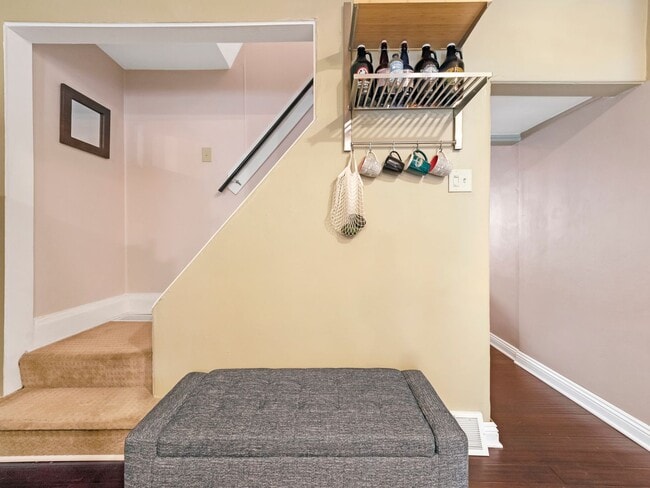 Building Photo - Luxury Updated Row Home | 1 Block from Butler Street