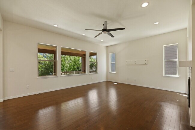 Building Photo - $4,340.95, 5 Beds - 3.5 Bath, Single Family Home in Broomfield with Pool Access!