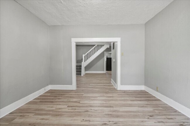 Building Photo - 1130 N Rural St