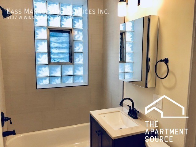 Building Photo - 5137 W Windsor Ave