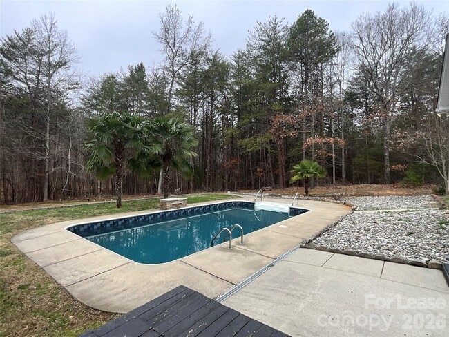 Building Photo - 11431 Howell Center Dr