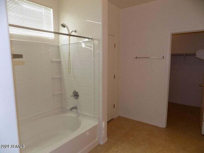 Building Photo - 13609 W San Juan Ave