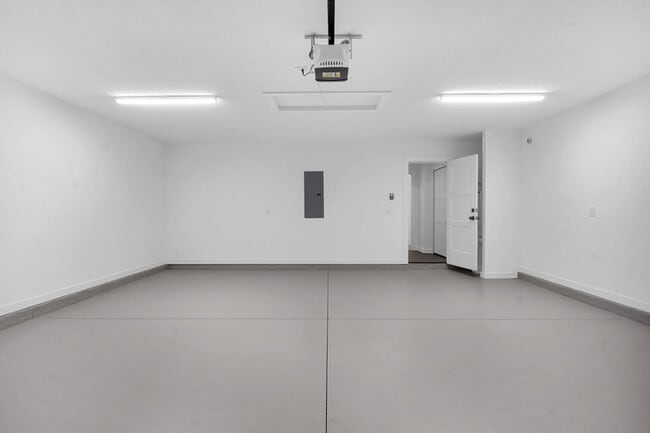 Building Photo - 706 S Brevard St