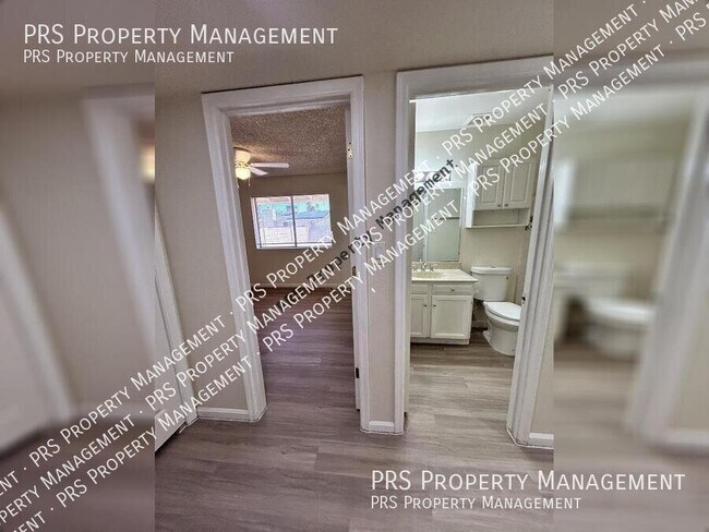 Building Photo - 711 N Oracle Cir