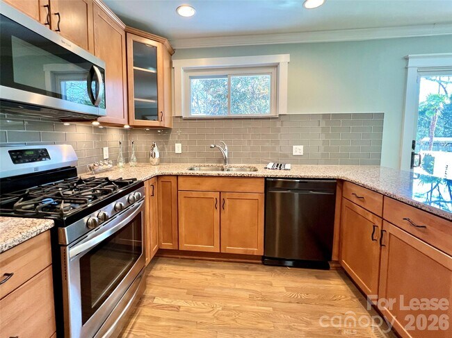 Building Photo - 4227 Murrayhill Rd