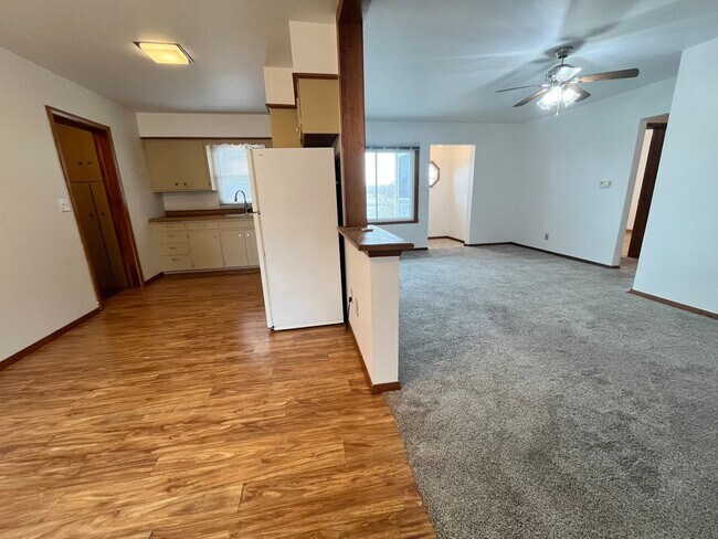 Building Photo - 2 Bed East Side Ranch with Partly Finished Basement!