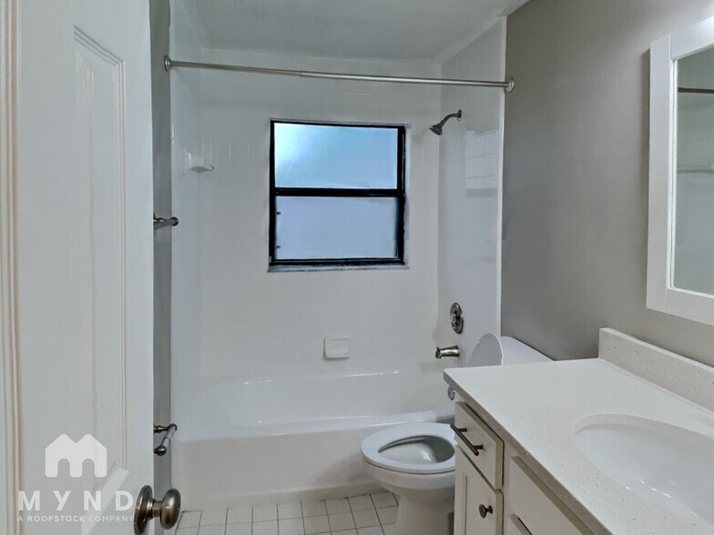 Building Photo - 10983 Witchaven St