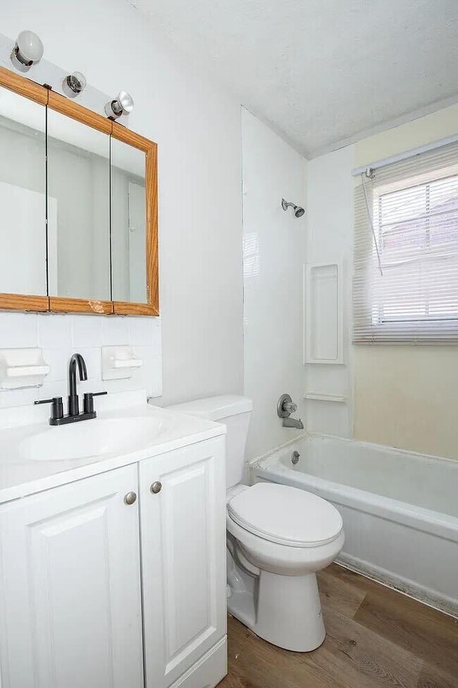 Building Photo - 7417 Garrison Rd