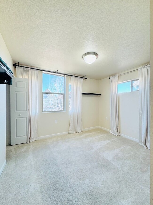 Building Photo - Charming 2 Bed, 2.5 Bath house located off of 119 and 287. Across from Longmont Rec Center and St...