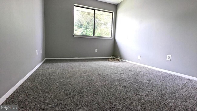 Building Photo - 1703 Fountain Rock Way