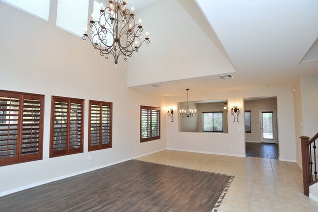 Building Photo - 4 Bedroom, 2.5 Bathroom in Oro Valley