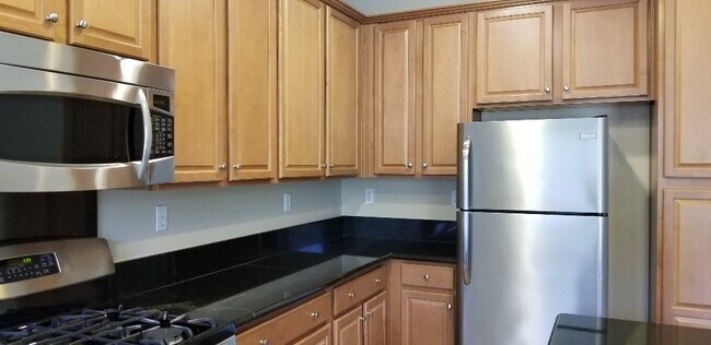 Building Photo - Beautiful 4 bd 2 bath Home for Rent in ANATOLIA Village Rancho Cordova