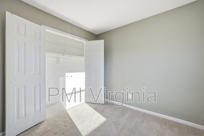 Building Photo - 4808 Boxford Rd