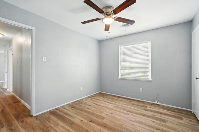 Building Photo - 5107 Durango Dr