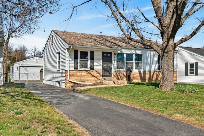 Building Photo - 9625 Theodosia Ave