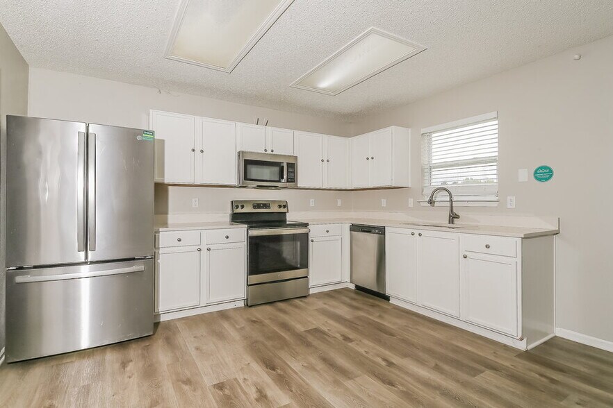 Building Photo - 8943 Browns Valley Ln