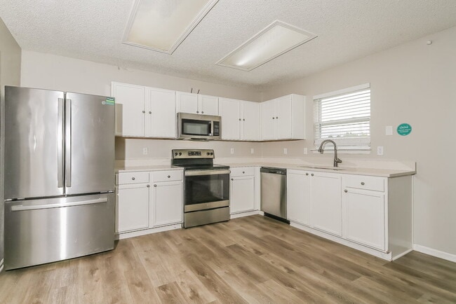 Building Photo - 8943 Browns Valley Ln