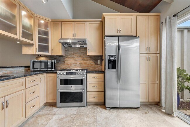 Building Photo - 2063 Whitehall Pl