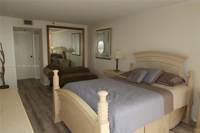 Building Photo - 555 NE 15th St