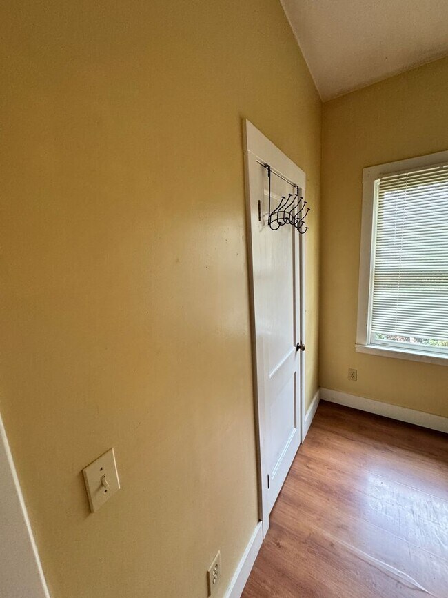 Building Photo - Taggart St. Apartments