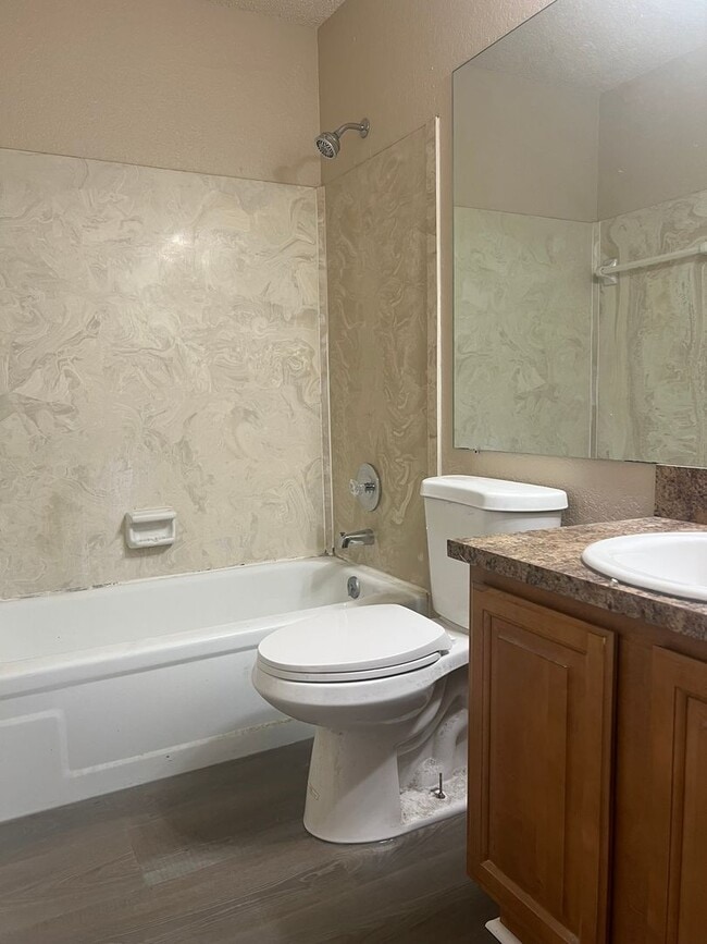 Building Photo - 2/2 first floor unit in Village Townhomes ...