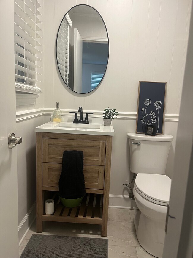 Building Photo - 2202 Idlewood Dr