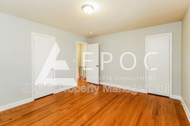 Building Photo - 1019 Cypress Dr