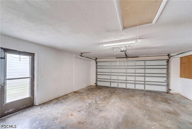 Building Photo - 3271 Brooklyn Ave