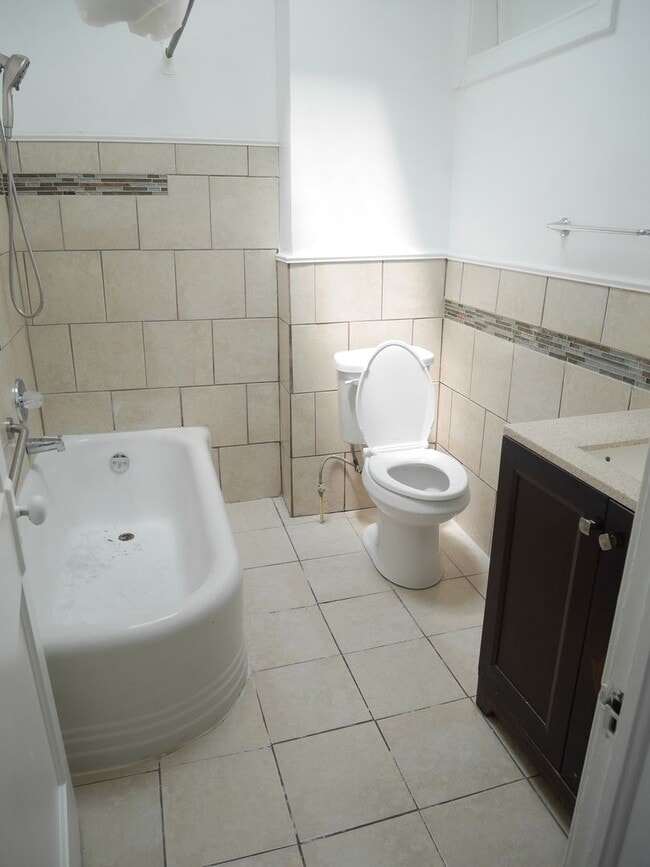 Building Photo - Charming Home in the Heart of Baltimore!