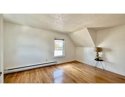 Building Photo - 92 Elm Ave