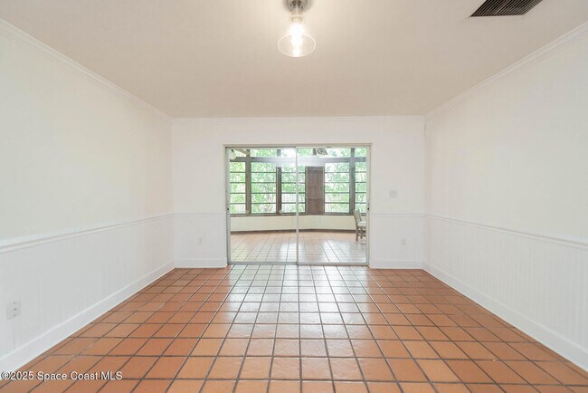 Building Photo - 508 Poinsettia Rd