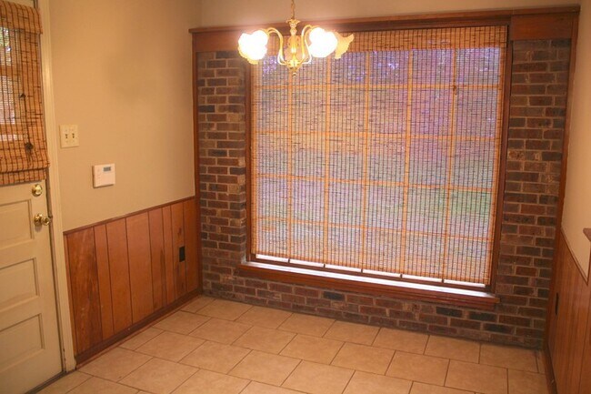 Building Photo - 3729 Village Oak Cove